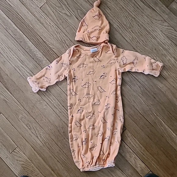 3 3-6 month Infant Nightgowns, 1 has a matching hat. - Picture 5 of 5